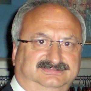 Meet your Posher, Manolis